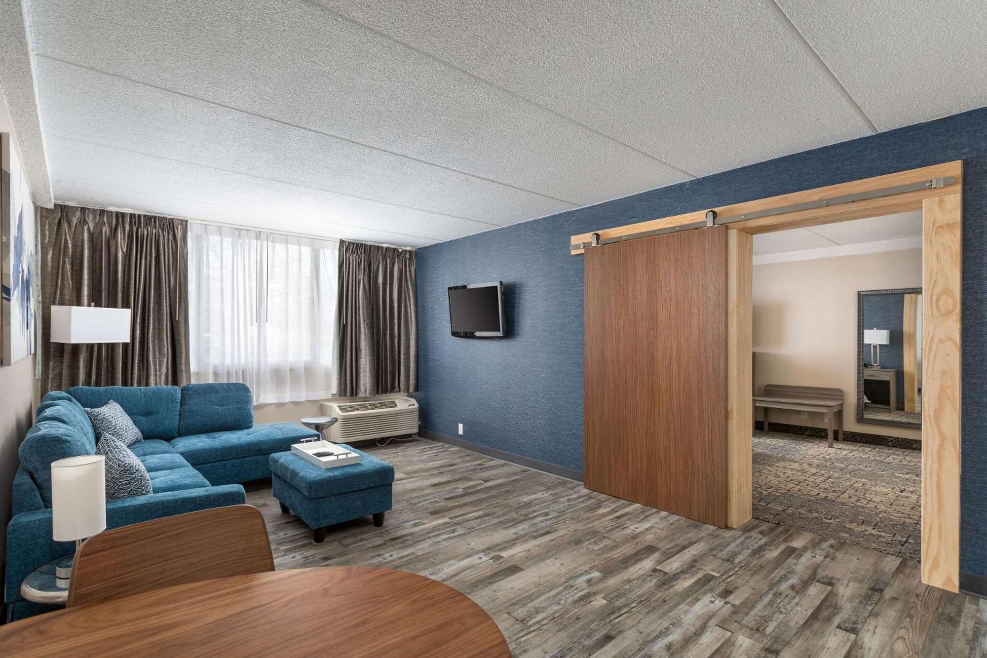 Clarion Hotel & Convention Center Joliet Eksteriør billede